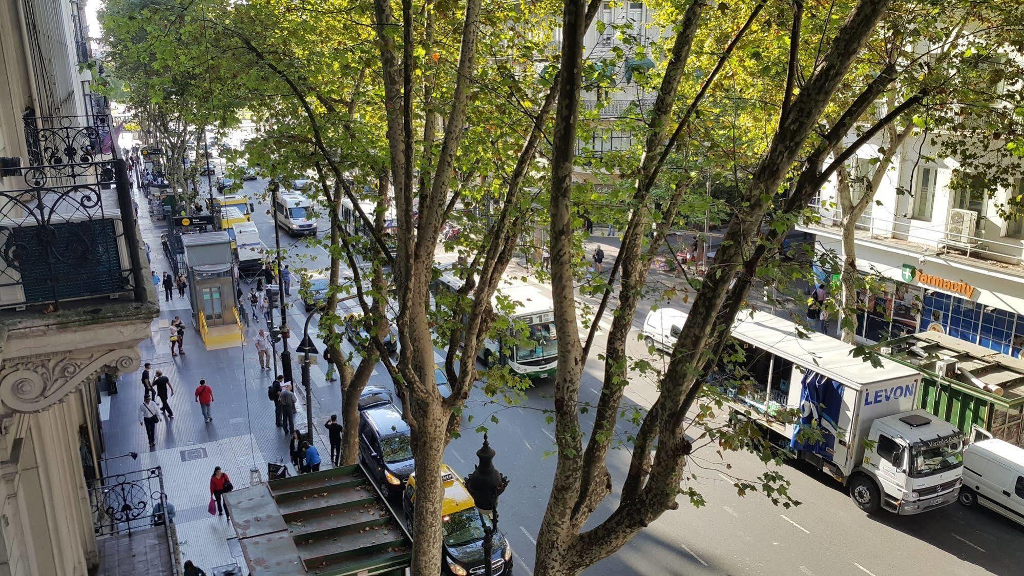 Hotel Avenida Buenos Aires Bagian luar foto